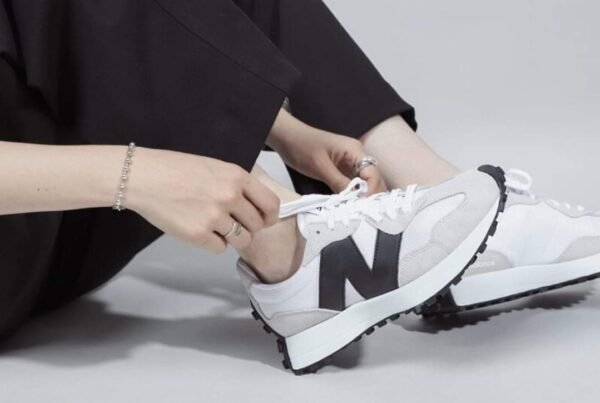 NB 327 Branco/Preto